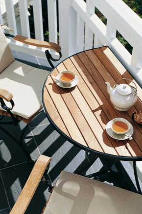 Stół rozkładany na balkon