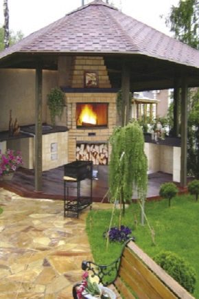 Gazebo pour donner avec barbecue et barbecue: options de conception