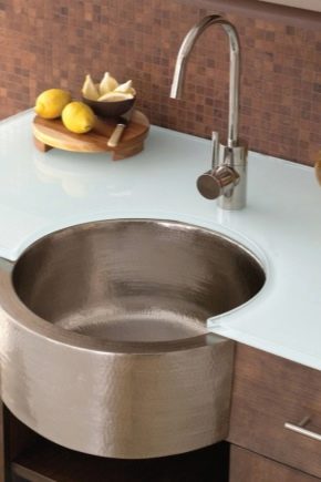 Comment choisir des éviers en métal?