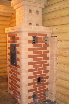 Piec ceglany do kąpieli z paleniskiem z garderoby: cechy instalacji