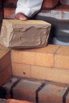 Mélange pour la pose de fours en briques: sélection et utilisation