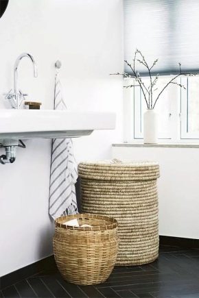 Paniers à linge en osier - un détail important dans l'intérieur de la salle de bain