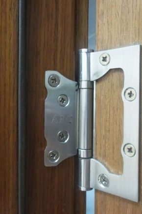 Charnières pour portes basculantes : comment choisir et installer ?