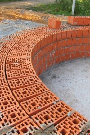 Układanie 2 cegieł: schemat i technologia