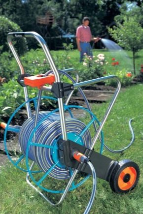 Types d'enrouleurs de tuyaux et astuces pour les fabriquer