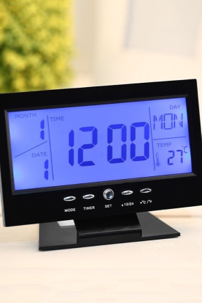 Horloge numérique de bureau : règles de sélection, aperçu du modèle