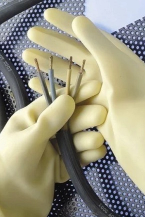 Caractéristiques des gants en latex diélectrique