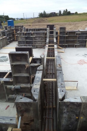 Fundament pod dom z bloczków z betonu spienionego