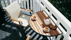 Stół rozkładany na balkon