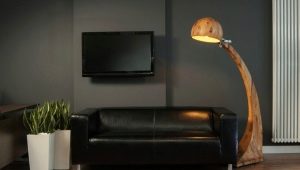 Drewniane lampy podłogowe