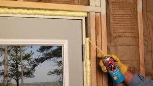 Comment isoler une porte d'entrée métallique ?