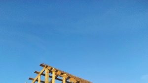 Garaż ramowy: zalety i wady, cechy instalacji