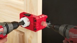 Nous sélectionnons des outils pour insérer des serrures dans les portes intérieures