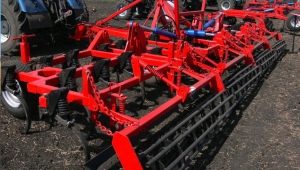 Caractéristiques des cultivateurs universels à prise large