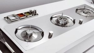 Tables de cuisson à gaz pour 3 feux : formes, tailles et choix