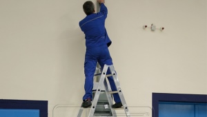 Jak wybrać drabinę dielektryczną?