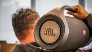 Duże głośniki JBL: przegląd modeli