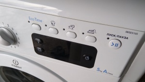 Erreur F12 sur l'écran du lave-linge Indesit : décodage du code, cause, élimination