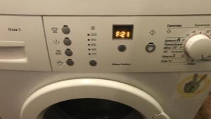 Błąd F21 w pralce Bosch: przyczyny i środki zaradcze