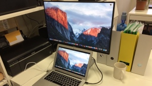Jak podłączyć MacBooka do telewizora?