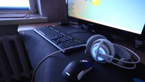 Jak podłączyć słuchawki do komputera z systemem Windows 7?