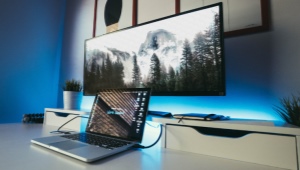 Jak podłączyć laptopa do telewizora za pomocą kabla?