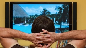 Jak oglądać telewizję bez anteny?