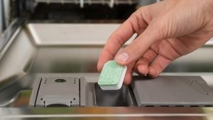 Dlaczego tabletka nie rozpuszcza się w zmywarce i co mam zrobić?
