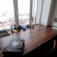 Co jest dobrego w stole pod parapetem?
