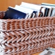 Comment tisser un panier à linge à partir de tubes de journaux ?