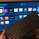 Jak wybrać i podłączyć klawiaturę do Smart TV?