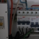 Jak podłączyć generator do sieci trójfazowej w domu?