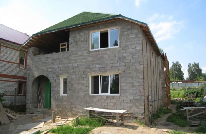 maison de blocs d'argile expansée