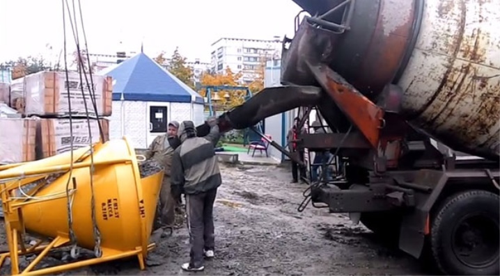 Wiadro do betonu na mieszankę budowlaną